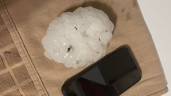 OBRAZOM: Texas bombardovali gigantické krúpy, búrky si vyžiadali jednu obeť