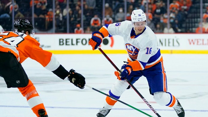 Slovenský útočník Islanders Richard Pánik.