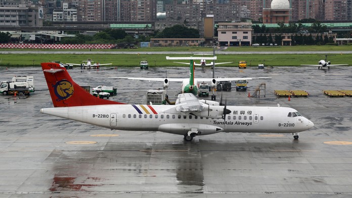 Lietadlo TransAsia necelý týždeň pred pádom
