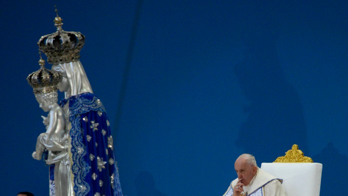 Pápež František celebroval v Marseille omšu pre vyše 60-tisíc ľudí