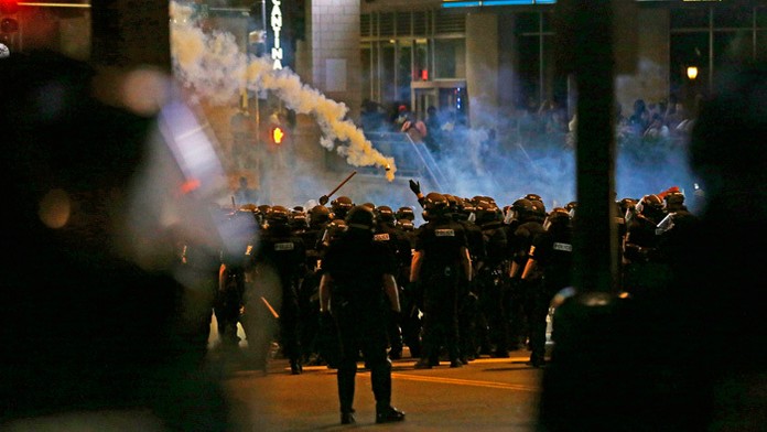 V Charlotte pokračujú protesty