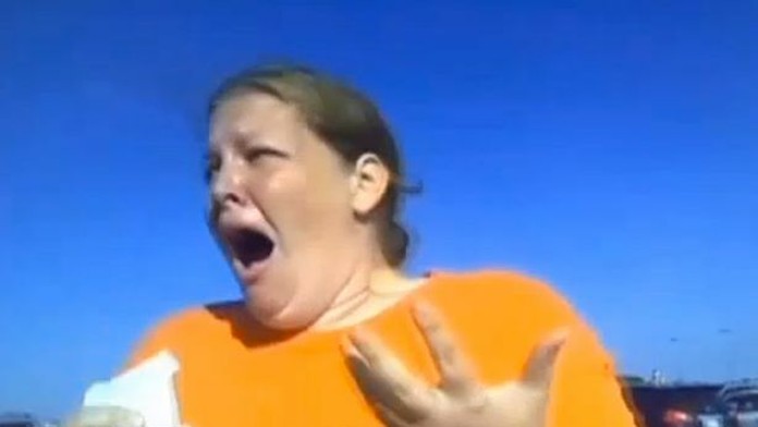 Hysterický záchvat, ktorý natočila polícia