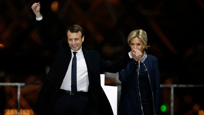 Emmanuel Macron a manželka Brigitte.