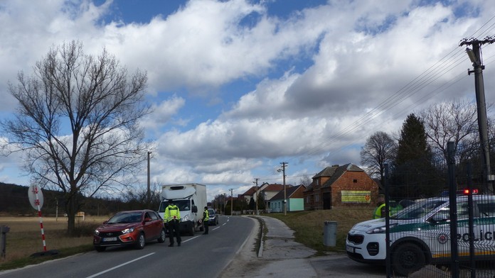 Hraničný priechod Vrbovce - Veľká nad Veličkou.