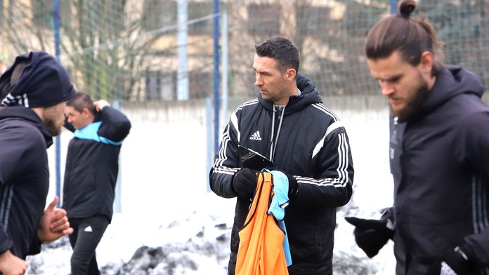 Tréner Ružomberka Peter Struhár počas tréningu.