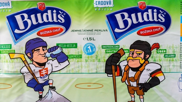 Julian Assange sa odfotografoval v budove súdu.