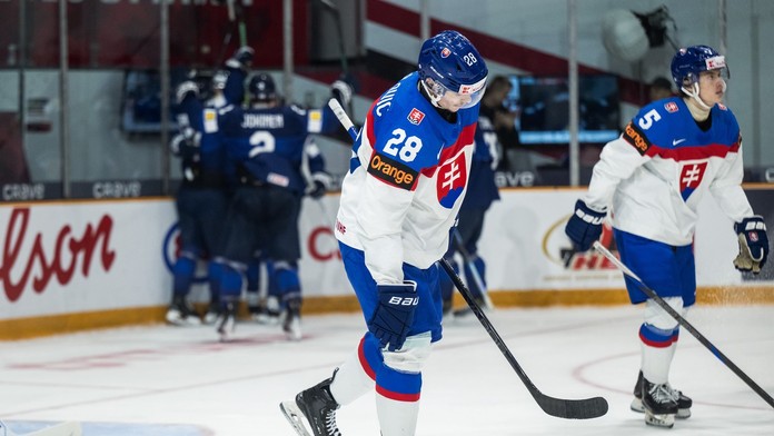 Slovenskí hokejisti záver zdramatizovali, ale zázrak nedokonali. Zverenci Ivana Feneša končia na MS20 vo štvrťfinále