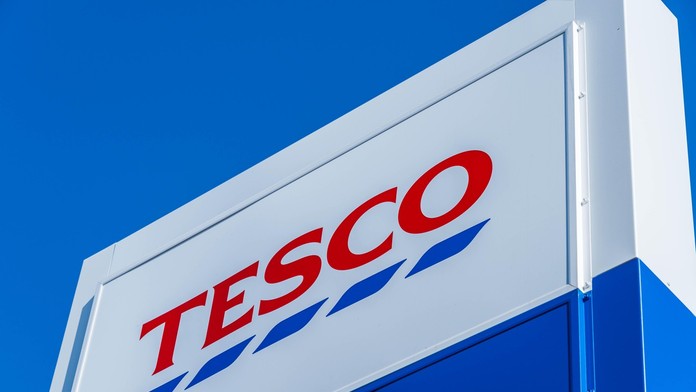 Tesco zaviedlo krok, ktorý znervózňuje vodičov. Slovenský reťazec reaguje