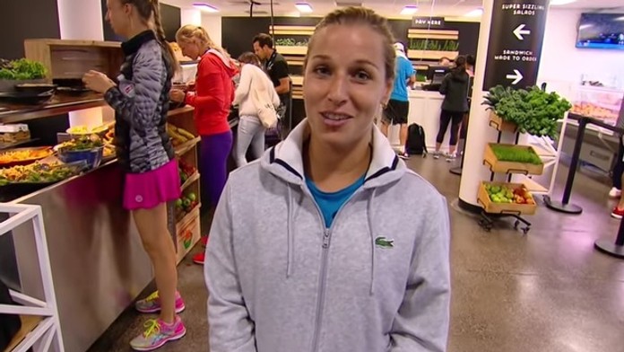 Dominika Cibulková počas prehliadky.