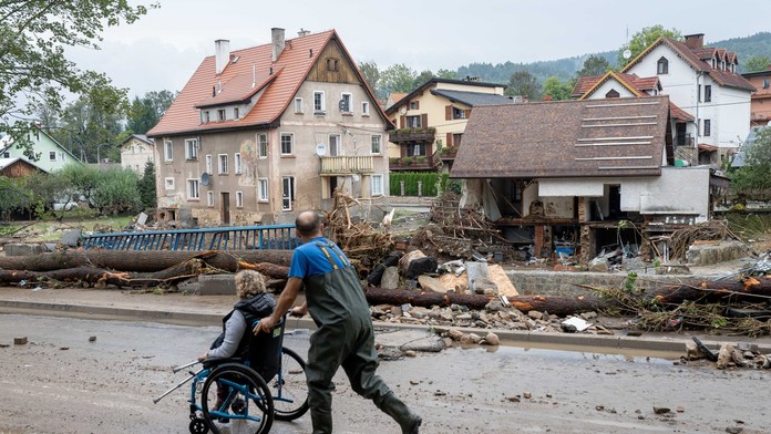 Kúpeľné mestečko Lądek-Zdrój zdevastované po záplavách.