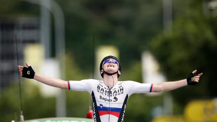 Matej Mohorič po úniku vyhral 7. etapu na Tour de France.