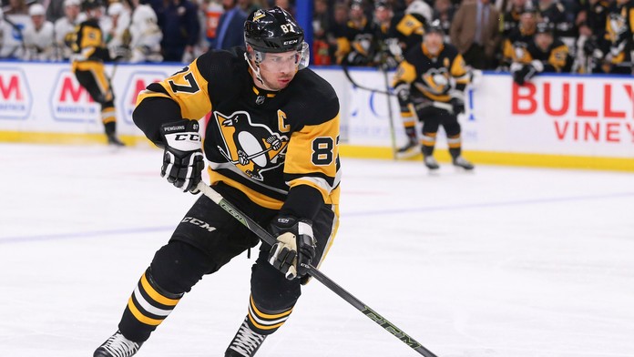 Sidney Crosby z Pittsburghu proti Buffalu.