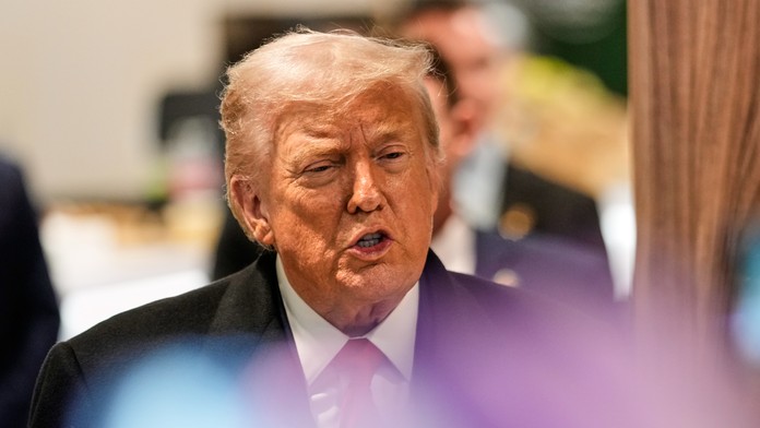 Reakcia na manifest a tvrdé slová? Trump zrušil pozvanie Carneyho do svojej Rady mieru