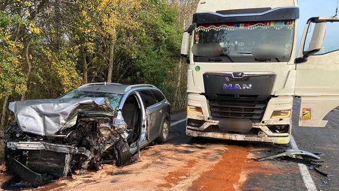 Dôchodkyňa za volantom sa pri Dolnom Štále rozhodla predbiehať kolónu. Skončilo sa to tragicky nielen pre ňu