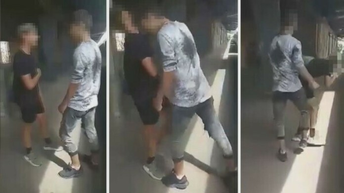 Fanúšikovia Slovana Bratislava oslavujú gól v prvom dueli play off EL proti PAOK Solún.