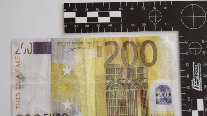 Falzifikát.