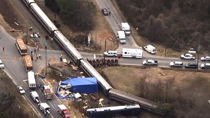 V Severnej Karolíne sa zrazil vlak s kamiónom.