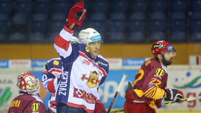 Tomáš Škvaridlo (Zvolen) zápase proti Trenčín sa teší z gólu.