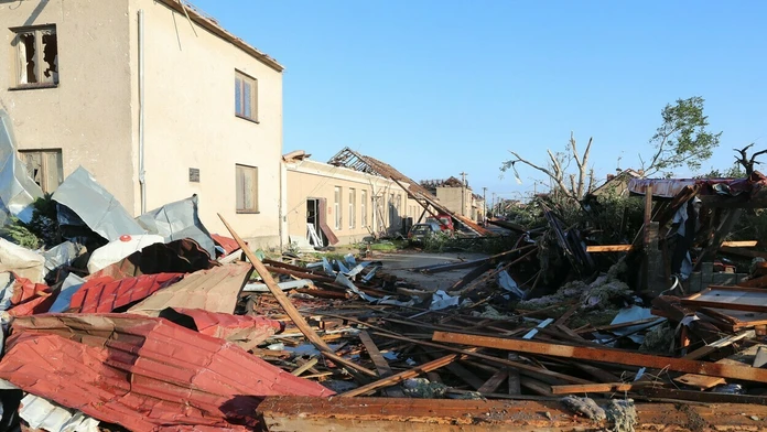 Apokalypsa po tornáde a búrke na Morave