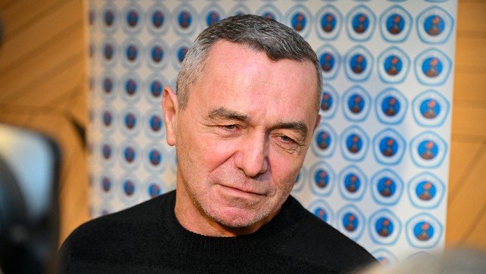 Galis mu dôveroval aj po desiatich pivách. Legendárny slovanista s alkoholom sekol, bojuje so zákernou chorobou