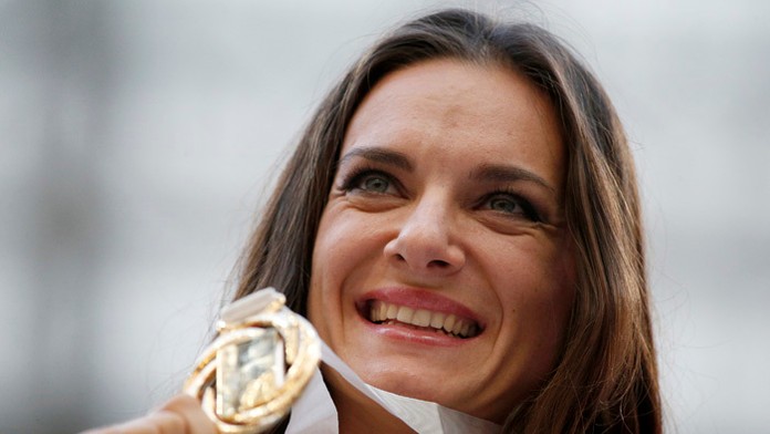 Svetová rekordérka v skoku o žrdi Jelena Isinbajevová na archívnej snímke.