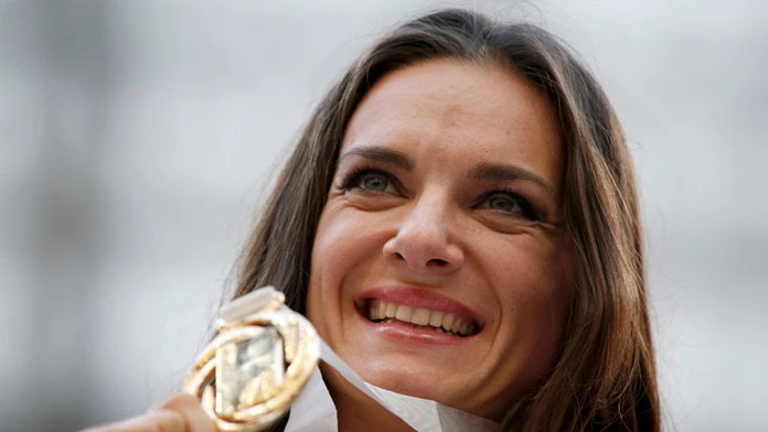 Svetová rekordérka v skoku o žrdi Jelena Isinbajevová na archívnej snímke.