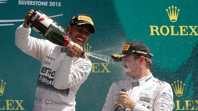 Hamilton vyhral v Silverstone.