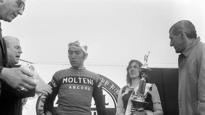 Ikona cyklistiky prežíva veľké trápenie. Eddy Merckx podstúpil viacero operácií a zrejme ho čaká ďalšia