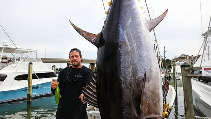 Dele Alli z Tottenhamu reaguje v prvom osemfinále LM proti Lipsku.