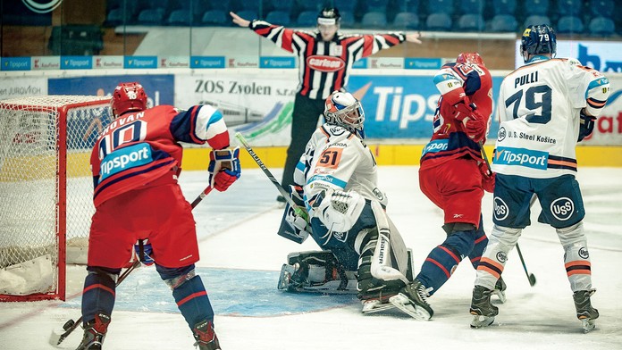 Zo zápasu Zvolen - Košice.