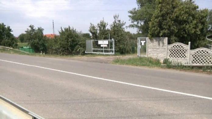 Plná čiara pri záhradkárskej oblasti v Michalovciach.