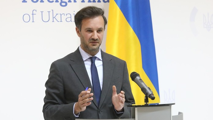 Ukrajina reaguje na Ficovo prijatie pozvánky na oslavy v Moskve