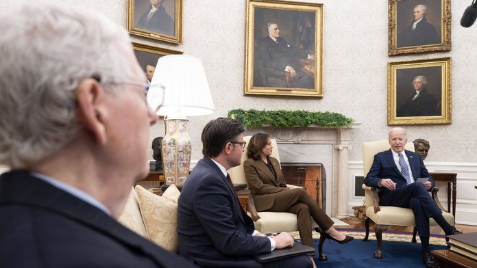 Kľúčové stretnutie, ktoré zrejme zachránilo Ukrajinu. Biden na republikánov zosnoval pascu