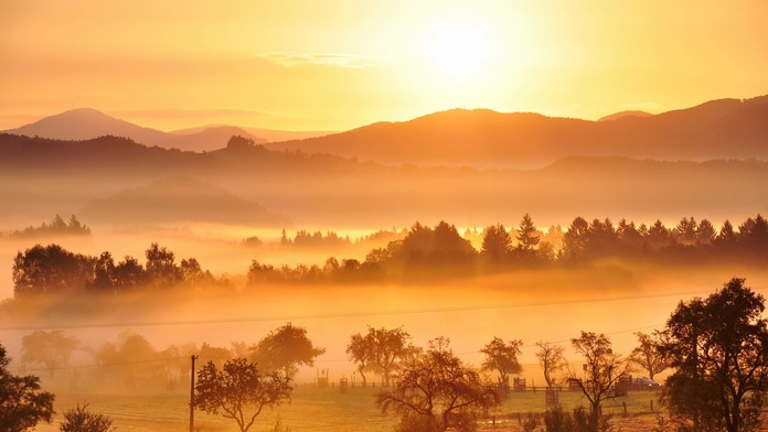 Počasie bude pochmúrne. Na väčšine územia očakávame hmly (ilustračná fotografia)