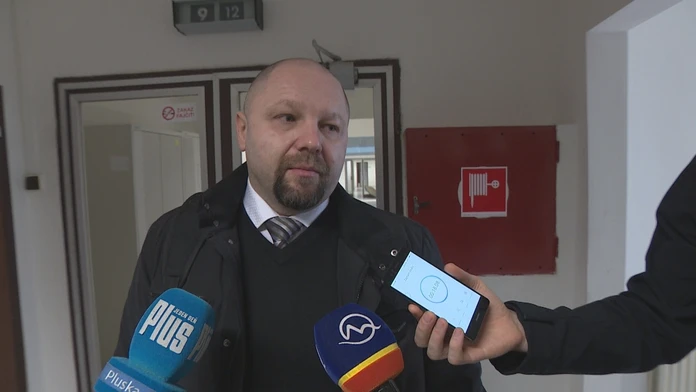 Sprava Filip Hronek a Patrik Nemeth z Detroitu oslavujú gól proti Edmontonu.