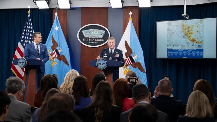 Ukončenie konfliktu s Iránom môže mať 5 rôznych scenárov. Neistotu živia mätúce signály Trumpovej administratívy