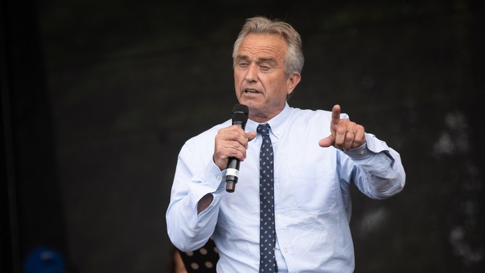 Trumpa chce vyzvať v súboji o Biely dom člen slávneho klanu Kennedyovcov