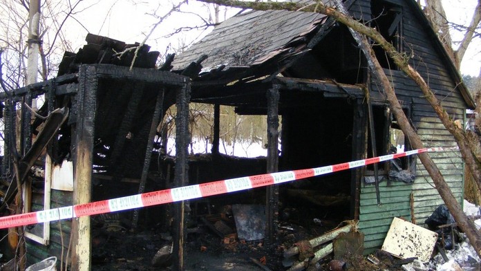 V drevenej chatke v Ústí nad Labem zahynuli pri požiari štyria ľudia, z toho dve malé deti