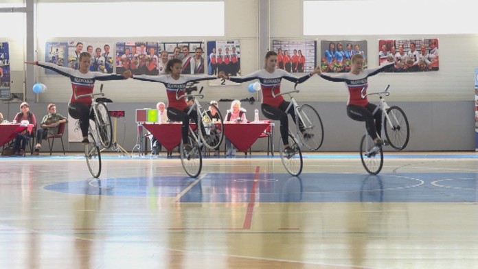 Sálová cyklistika v Komárne.