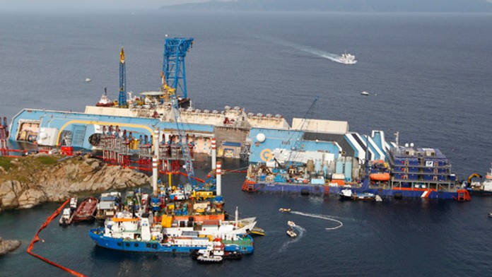 Vyslobodzovanie lode Costa Concordia