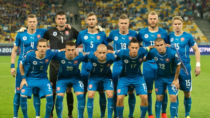 Hore zľava: Ján Ďurica, Matúš Kozáčik, Norbert Gyombér, Juraj Kucka, Adam Nemec a Tomáš Hubočan. Dole zľava: Peter Pekarík, Róbe