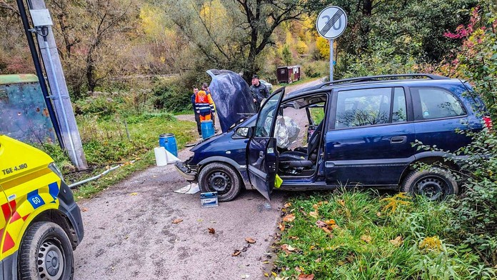 Detaily tragickej nehody pri Margecanoch. Auto, ktoré šoféroval 13-ročný chlapec, sa stalo neovládateľným