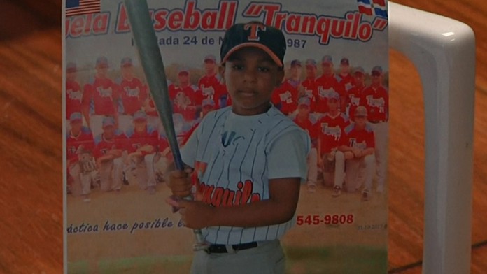 Ako z filmu Sám doma! Len 5-ročný chlapec cestoval bez rodičov v zlom lietadle