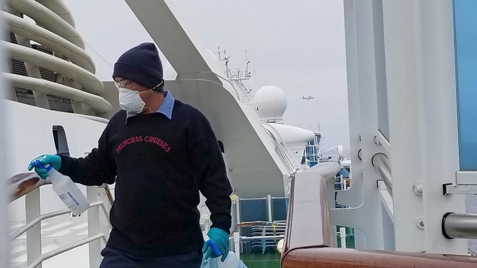 Sofia je kráľovná extravagancie. V 15-tich rokoch nemá problém výjsť takto do ulíc.mp4