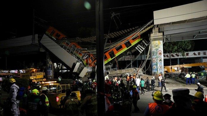 Kolaps mosta pre metro v Mexiku