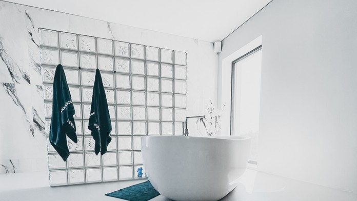 Vydarenú rekonštrukciu kúpeľne definuje kvalitná podlaha