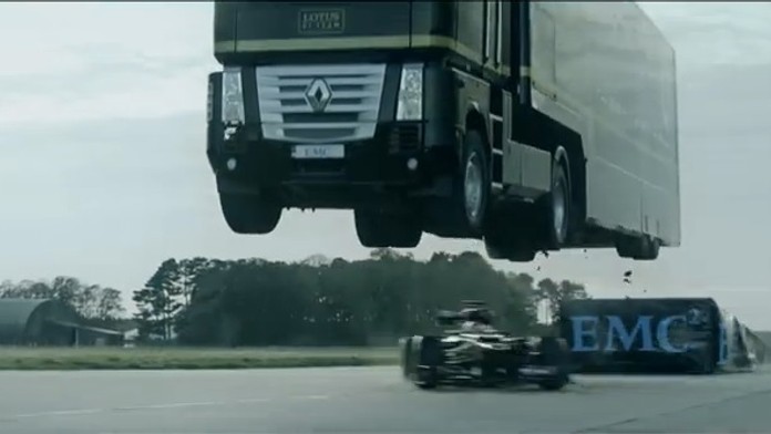 Kaskadérsky kúsok vyráža dych.jpg