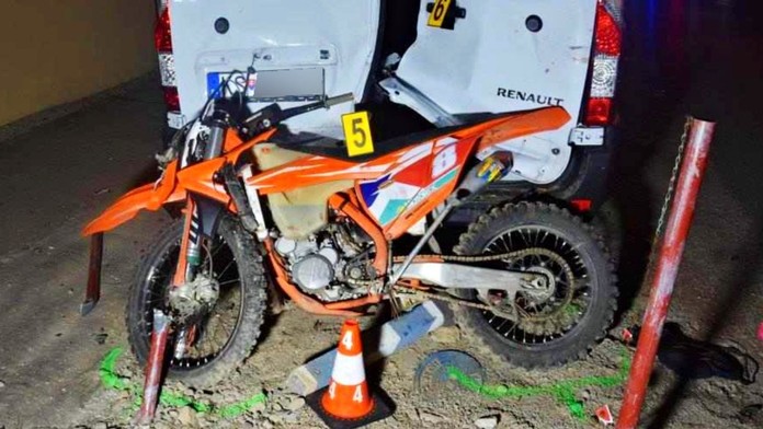 FOTO: Opitý motorkár vletel pri Košiciach do dodávky. Jeho tehotná priateľka preletela cez dvere až do kufra