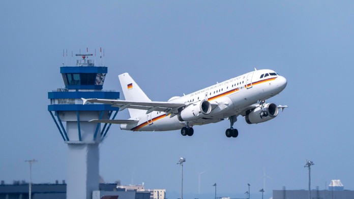 Radary na letiskách by mohli byť signálom o našej existencii pre mimozemský život, tvrdia britskí vedci