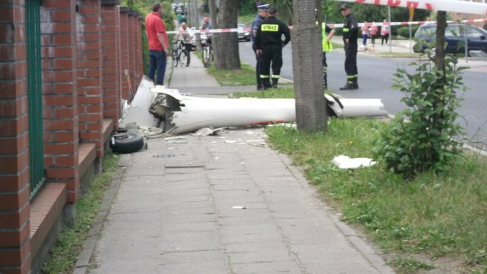 Spadnuté bezmotorové lietadlo Pile.